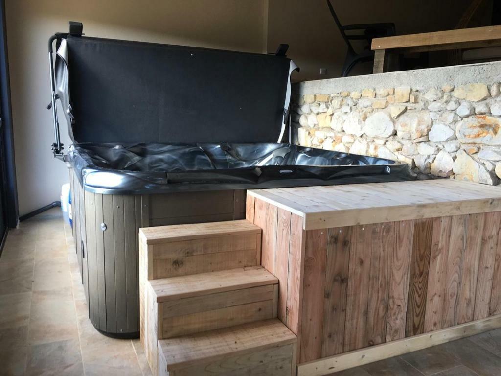 Mas Des Terres Rouges Villa Vezenobres Dış mekan fotoğraf